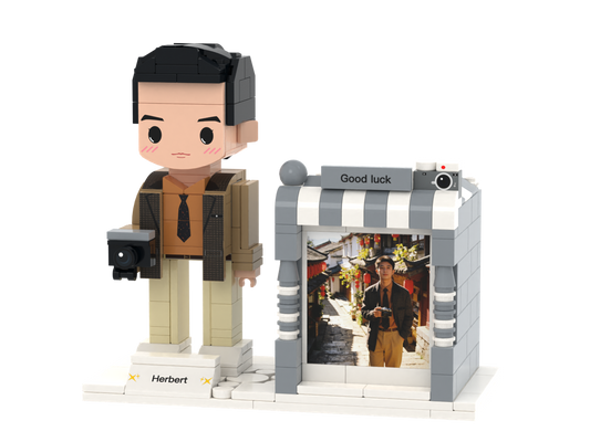 Custom Photo Pen Holder with Brick Figure – One Person – Round Face product example